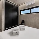 فيلة Karat Atelier De La Vega أذيخي