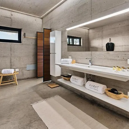 Karat Atelier De La Vega 아데제