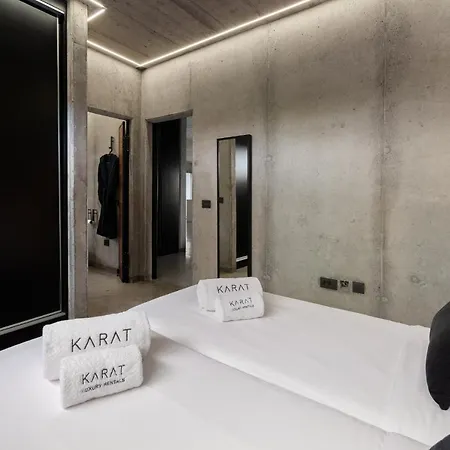 Karat Atelier De La Vega * אדחה
