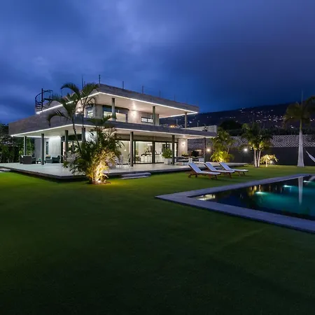 Karat Atelier De La Vega Villa *