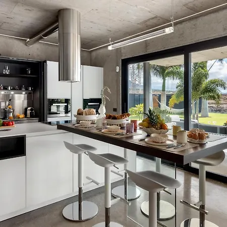 Karat Atelier De La Vega Адехе